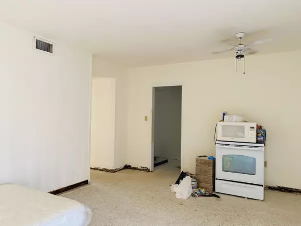 Merritt Island, FL 32952,250 N Banana River DR #F-7