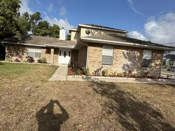 598 NE Dunn NE, Palm Bay, FL 32907