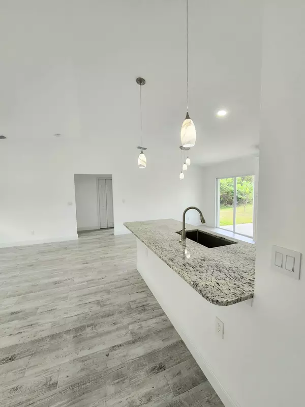 Palm Bay, FL 32909,1756 Plantation CIR SE