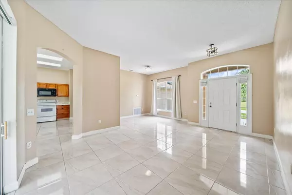 Palm Bay, FL 32907,988 Kenmore ST NW