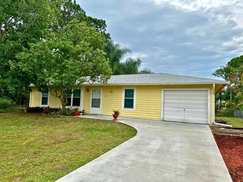 258 Umber ST NW, Palm Bay, FL 32907