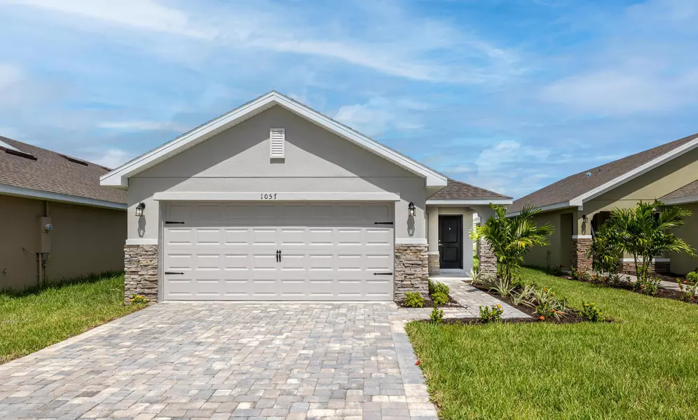 1059 Grantham LN, Palm Bay, FL 32909