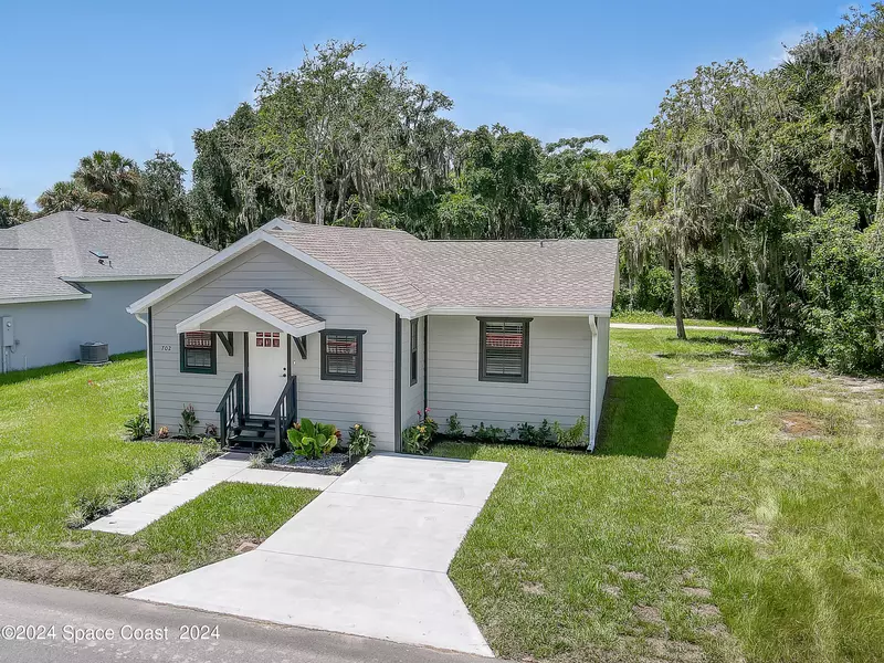 702 S Myrtle AVE, New Smyrna Beach, FL 32168