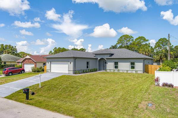 588 Arcadia AVE NE, Palm Bay, FL 32907