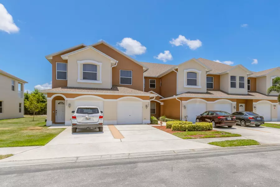 1055 Venetian DR #101, Melbourne, FL 32904