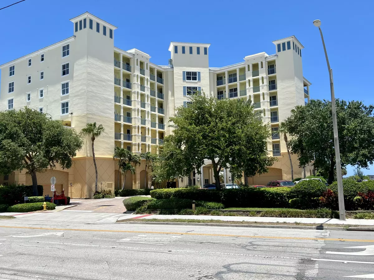 Melbourne, FL 32935,1437 Pineapple AVE #402