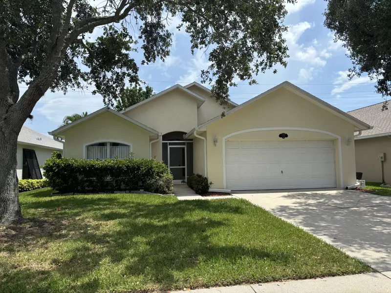 1261 Olde Bailey LN, Melbourne, FL 32904