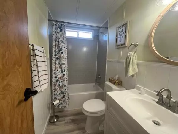 Barefoot Bay, FL 32976,717 Periwinkle CIR