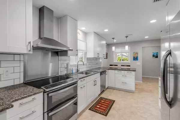 New Smyrna Beach, FL 32169,4229 Gull CV