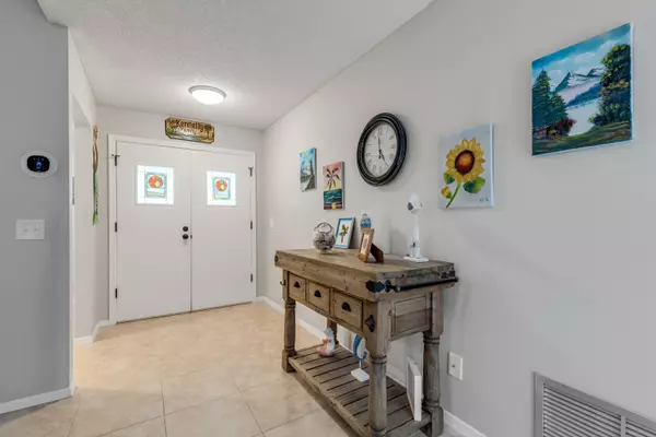 New Smyrna Beach, FL 32169,4229 Gull CV