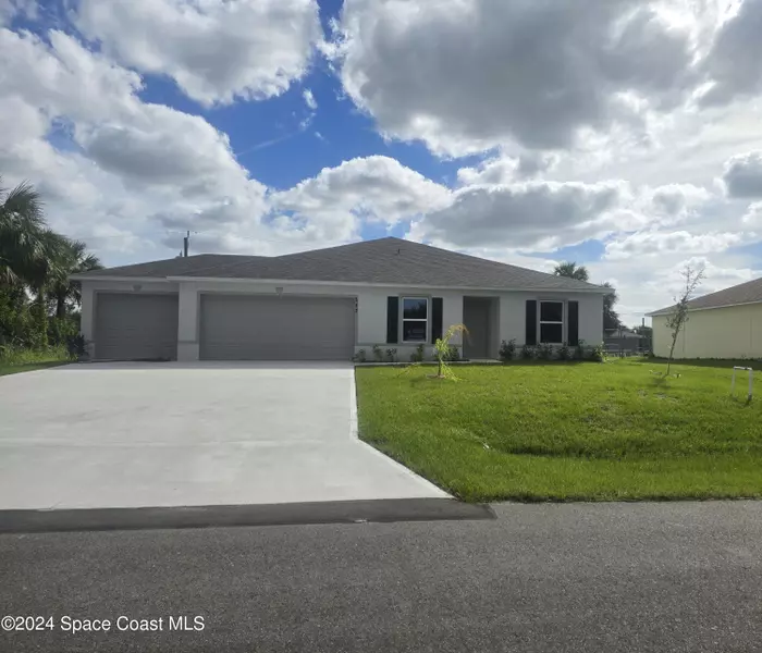 582 Fleetwood ST SW, Palm Bay, FL 32908