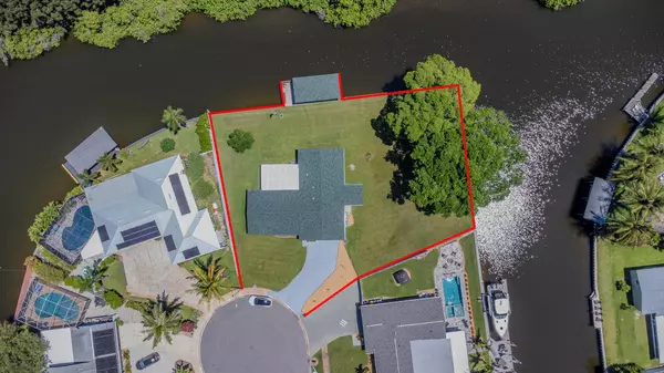 Satellite Beach, FL 32937,449 Sparrow DR