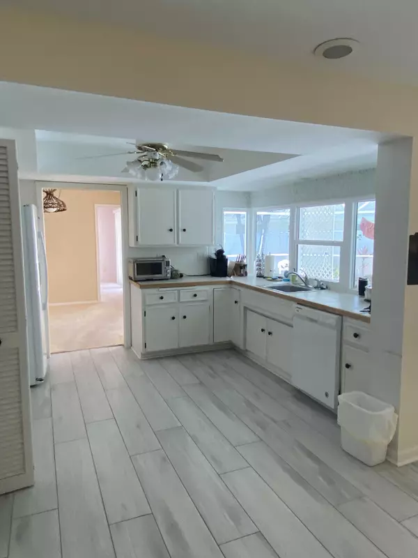 Satellite Beach, FL 32937,476 Aruba CT