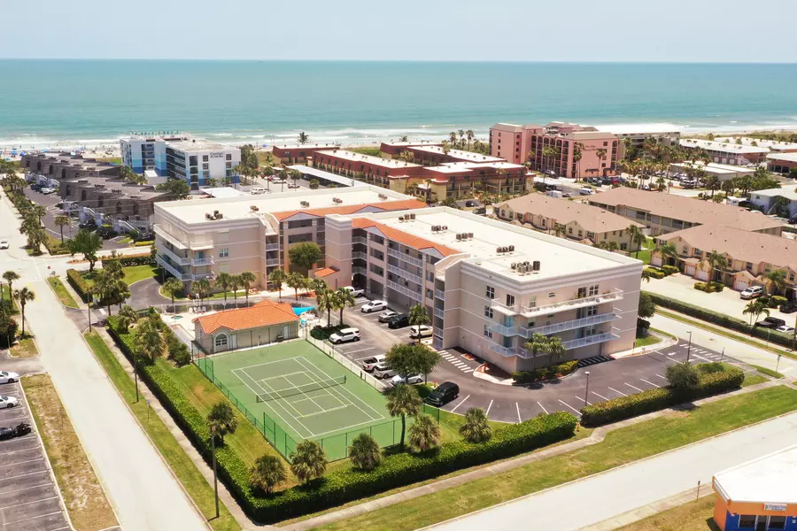 125 Pulsipher AVE #402, Cocoa Beach, FL 32931