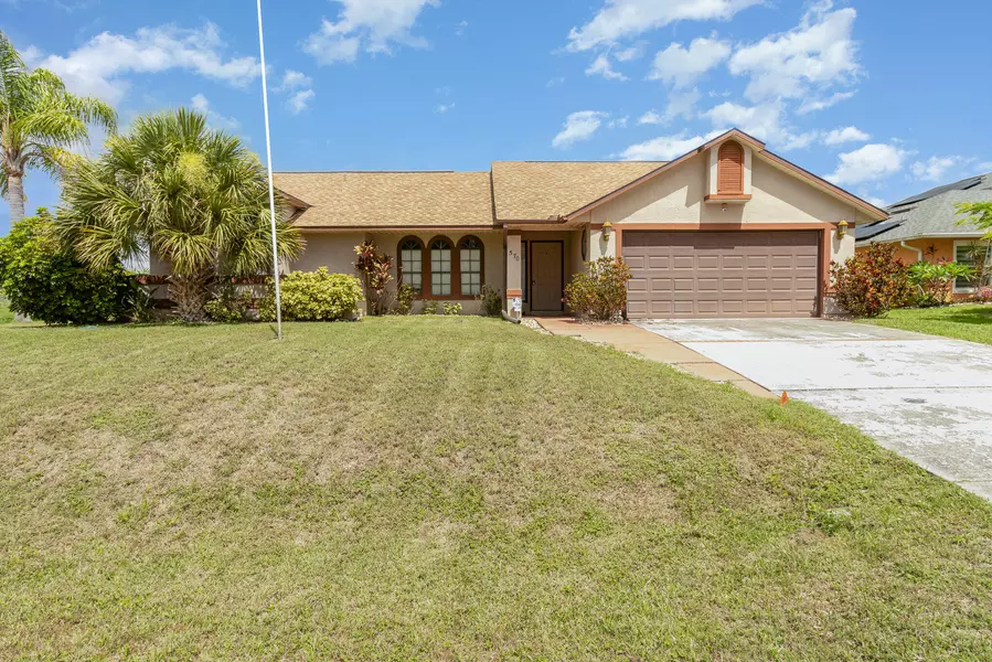 570 Aviation AVE NE, Palm Bay, FL 32907