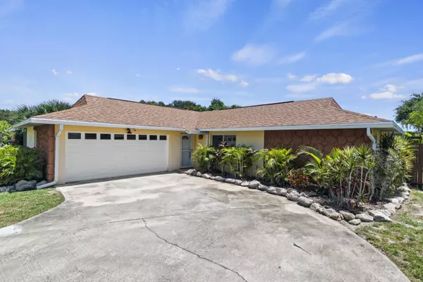 2230 Queen Anne ST, Merritt Island, FL 32952