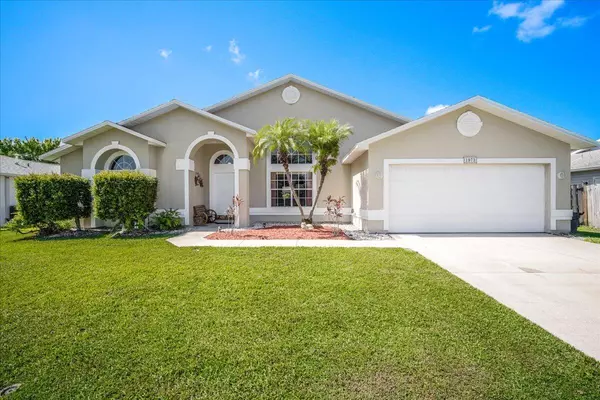 1973 Trevino Cir, Melbourne, FL 32935