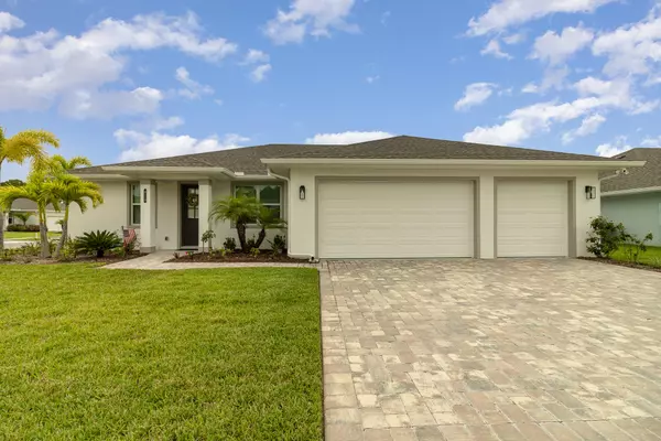 Palm Bay, FL 32908,915 Captiva Island CIR SW