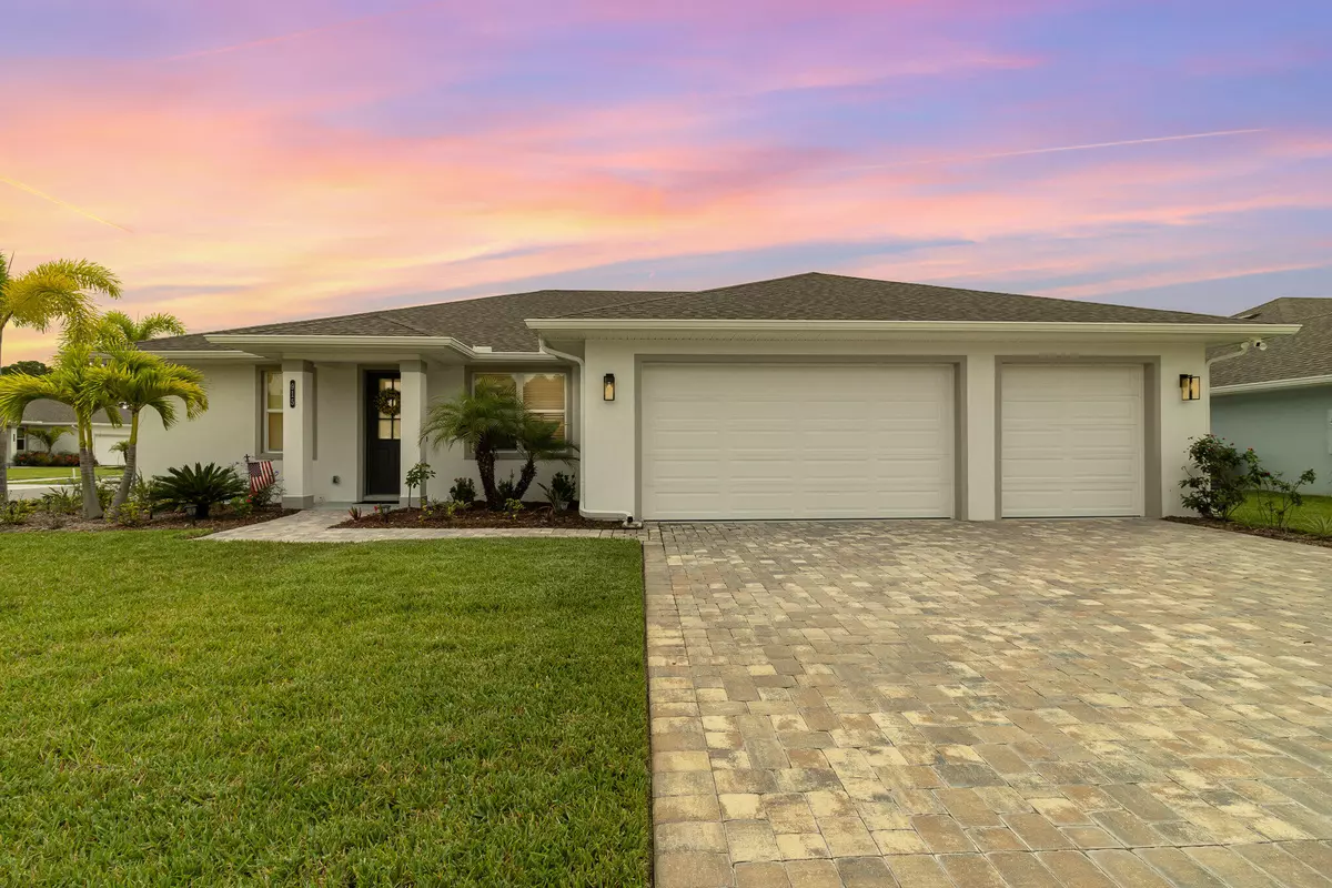 Palm Bay, FL 32908,915 Captiva Island CIR SW