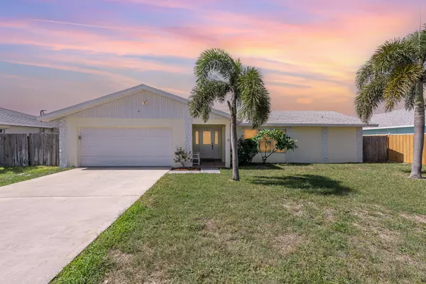 372 Lee AVE, Satellite Beach, FL 32937