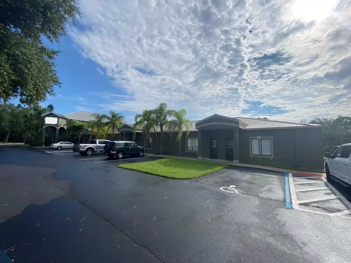 Melbourne, FL 32940,5131 Industry DR #106-107