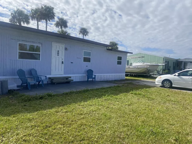 395 Baker RD, Merritt Island, FL 32953