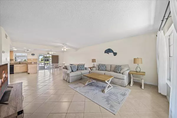 Satellite Beach, FL 32937,431 Dove LN #6-10