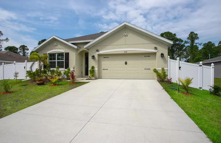 1560 De Groodt RD SW, Palm Bay, FL 32908