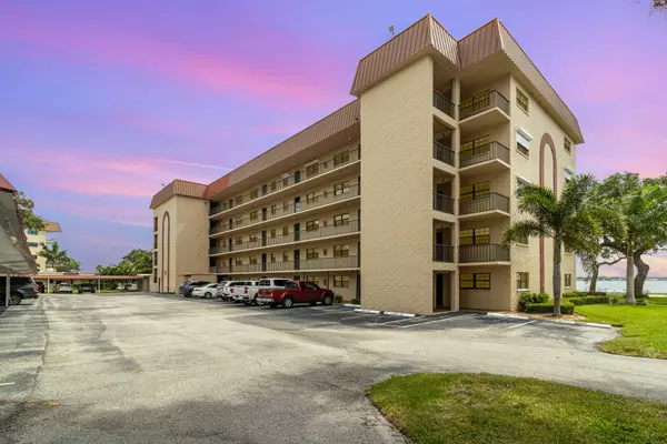 Rockledge, FL 32955,1049 Rockledge Dr #507b