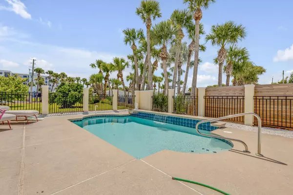 New Smyrna Beach, FL 32169,327 Due East ST