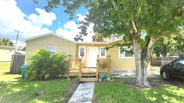 134 Lura LN, Merritt Island, FL 32953