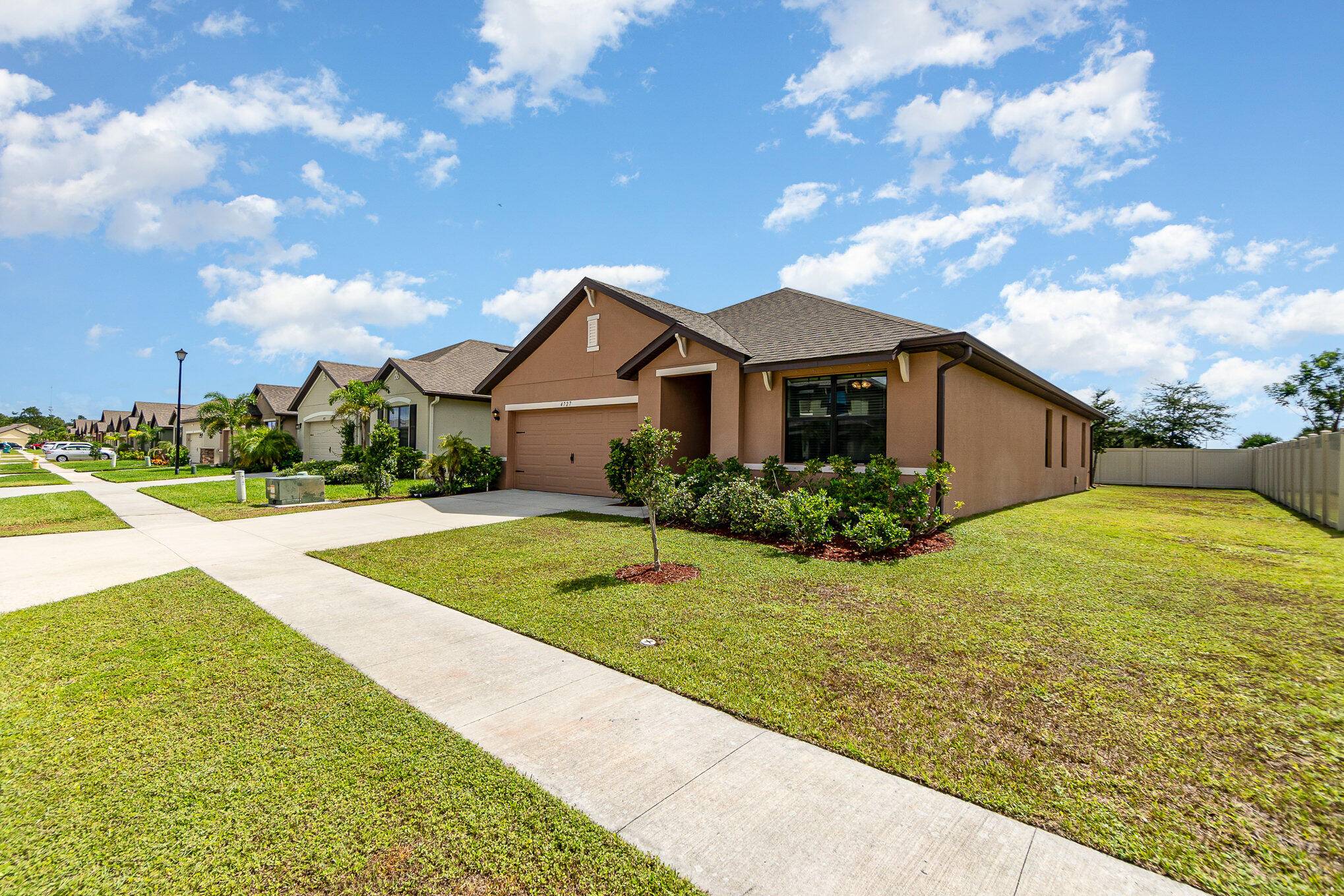 Melbourne, FL 32904,4727 Magenta Isles DR