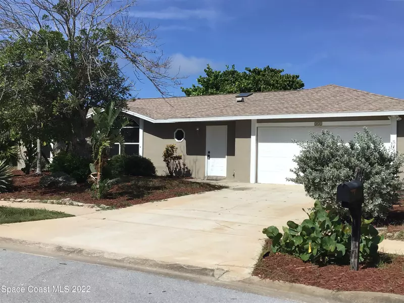 212 Ocean Breeze CIR, Indialantic, FL 32903