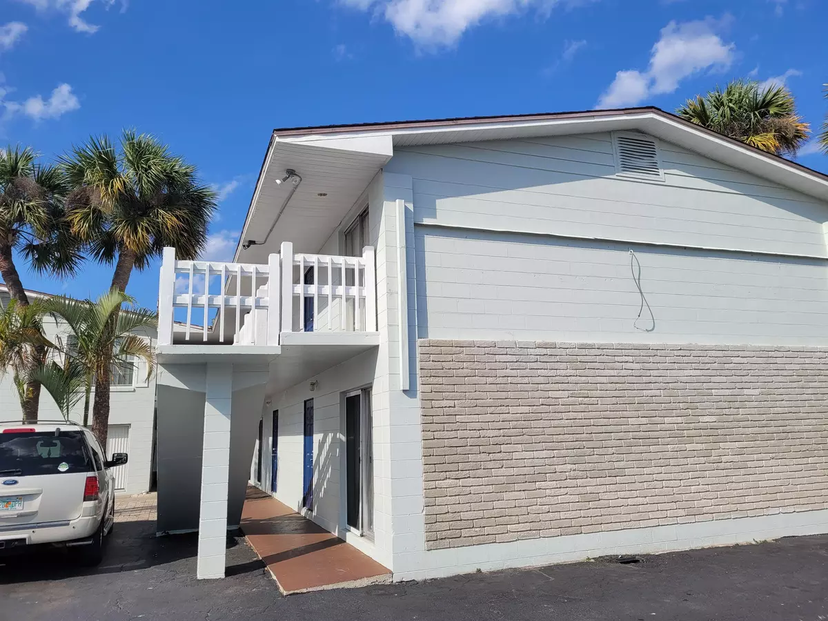 Rockledge, FL 32955,130 Bouganvillea DR #23