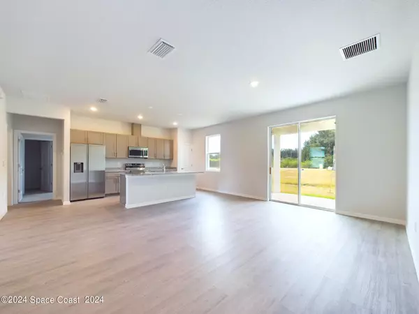 Palm Bay, FL 32908,827 Parrotfish ST