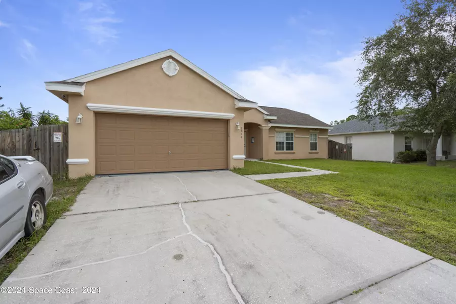 2833 Grant AVE SE, Palm Bay, FL 32909