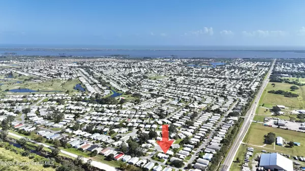 Barefoot Bay, FL 32976,1038 Warbler CT