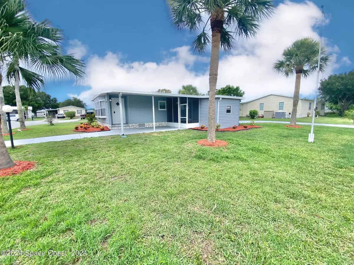 Barefoot Bay, FL 32976,1038 Warbler CT