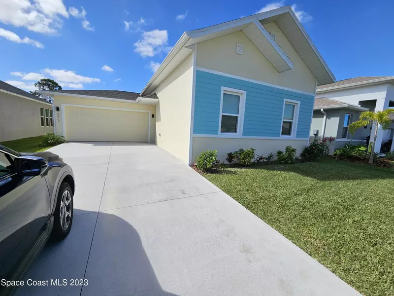 572 Corbin CIR SW, Palm Bay, FL 32908