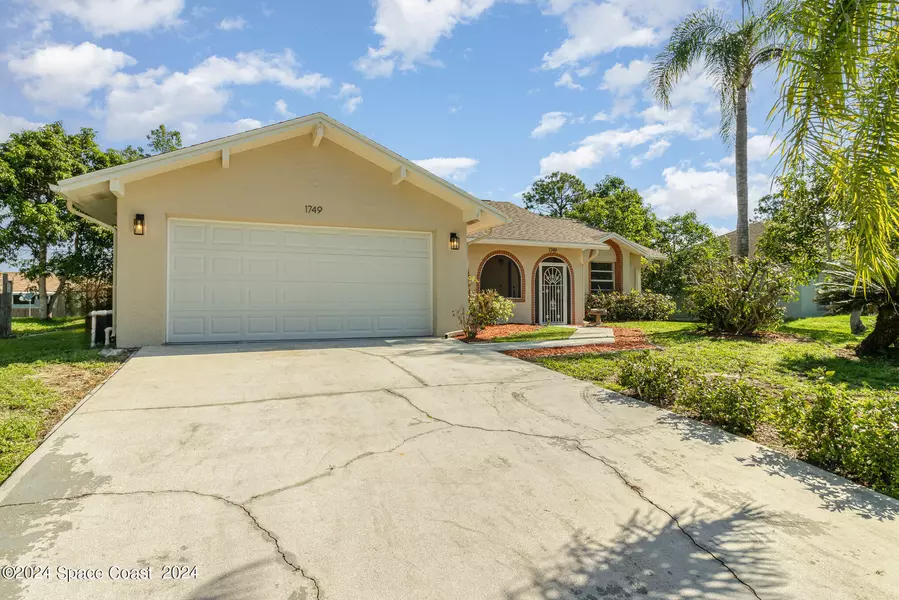 1749 Glenridge ST NW, Palm Bay, FL 32907