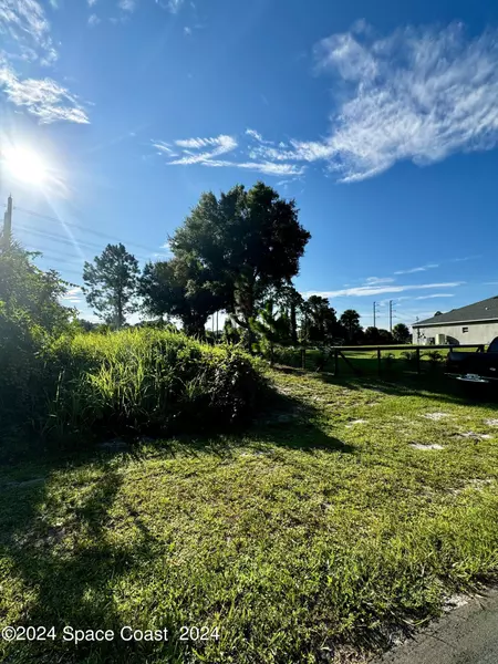 1264 Seeley CIR NW, Palm Bay, FL 32907