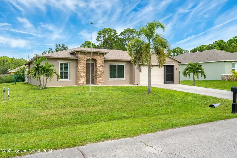 923 Turquoise ST SE, Palm Bay, FL 32909