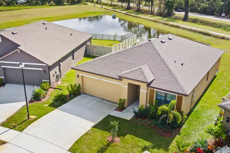 129 Bubbling LN, Palm Bay, FL 32907