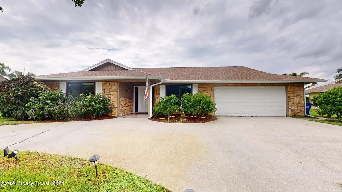 Vero Beach, FL 32962,585 W Forest TRL