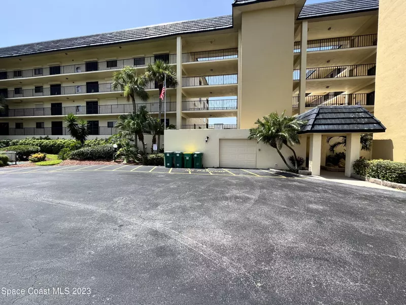 190 Escambia LN #305, Cocoa Beach, FL 32931