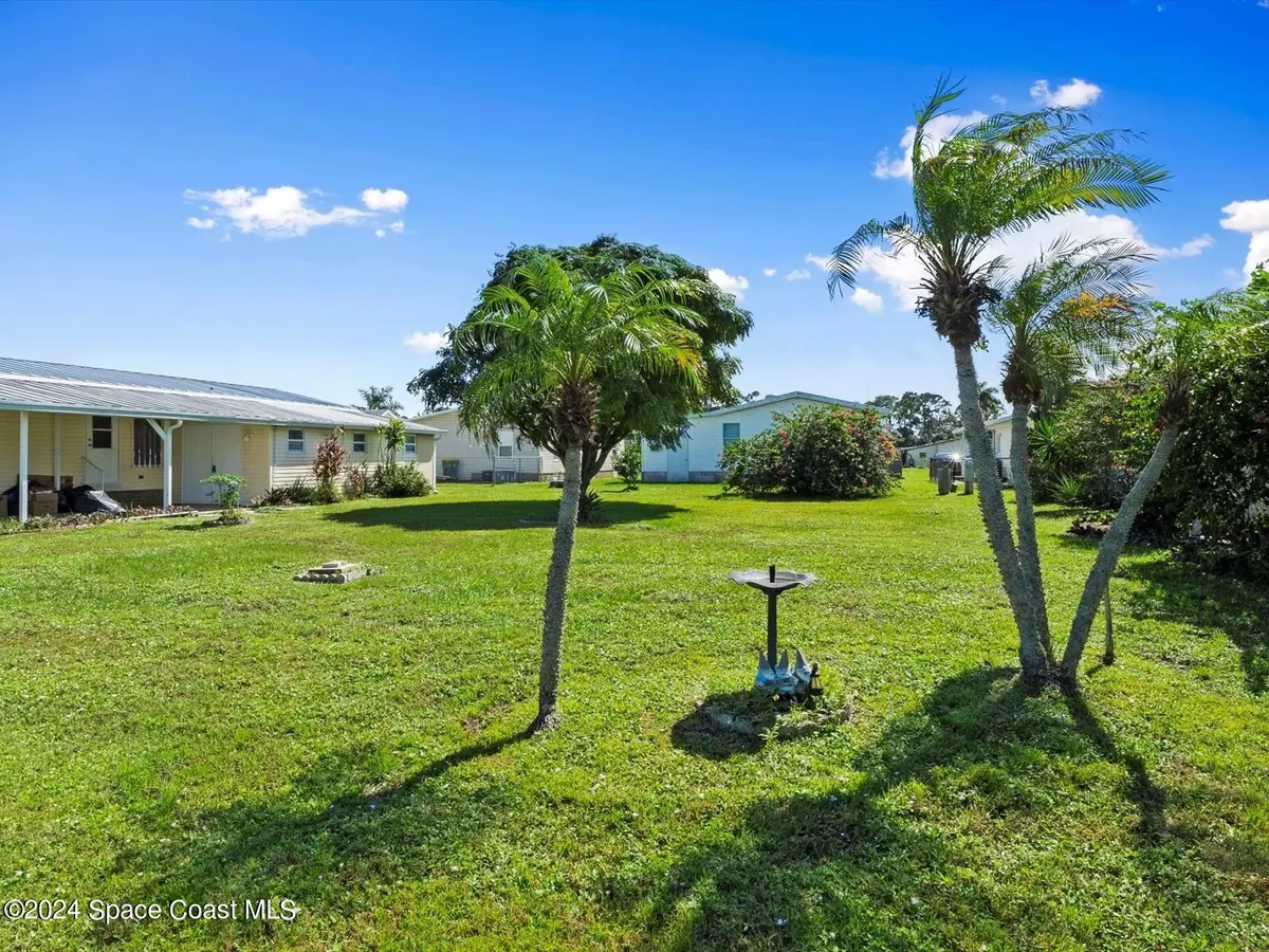 Barefoot Bay, FL 32976,335 Loquat DR