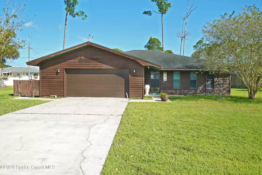 291 Christmas AVE SE, Palm Bay, FL 32909