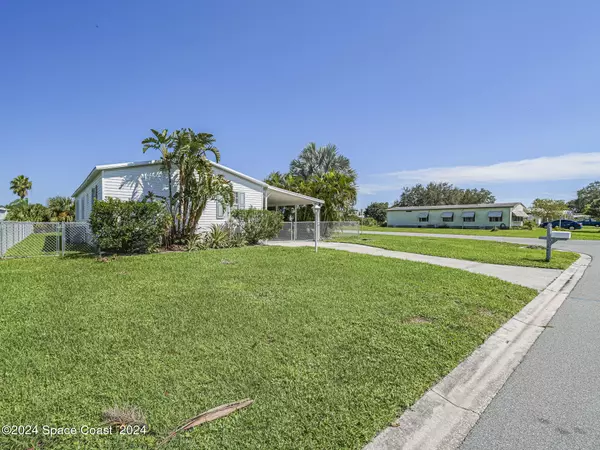 Barefoot Bay, FL 32976,1145 Wren CIR