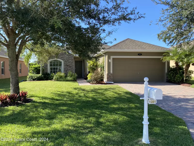 1281 Lexington MNR SW, Vero Beach, FL 32962