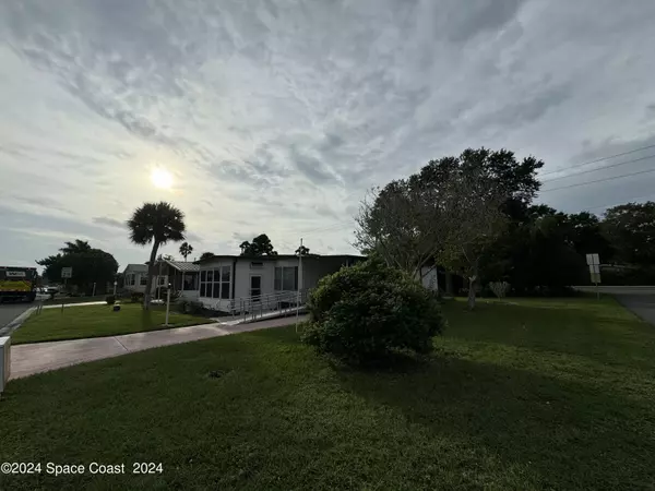 Barefoot Bay, FL 32976,527 Egret CIR